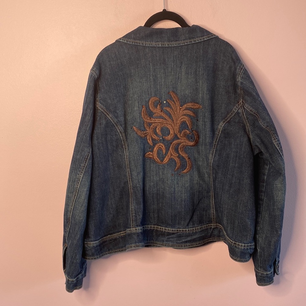 Venezia Jeans Embroidered Denim Jacket Lapel with deep v-neck Size 24